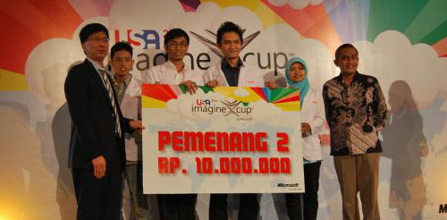 Tim Eqlipes IT Telkom Sabet Juara 2 Imagine Cup 2011